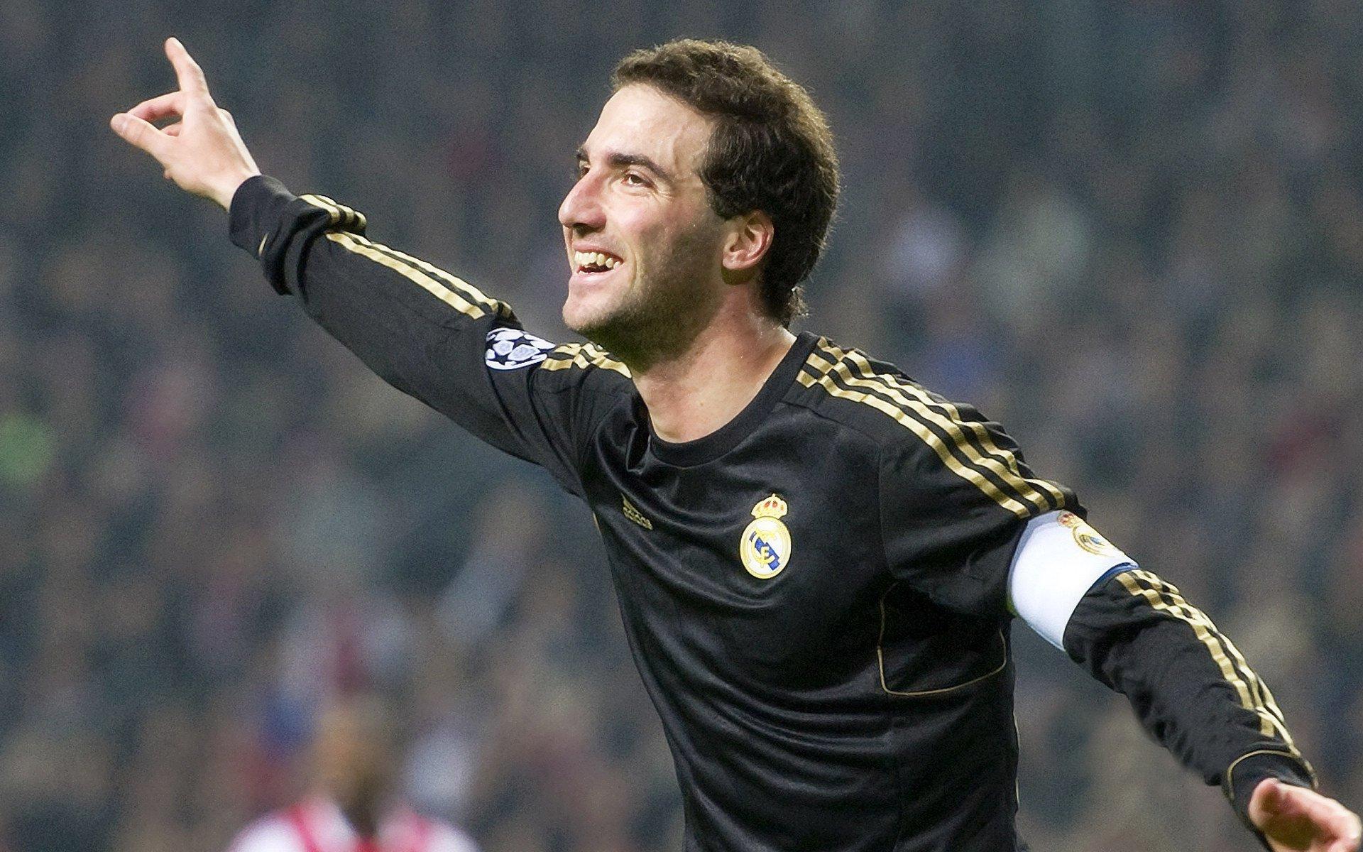 阿尔卡拉斯横扫对手晋级美网八强 新生代王者展现统治力