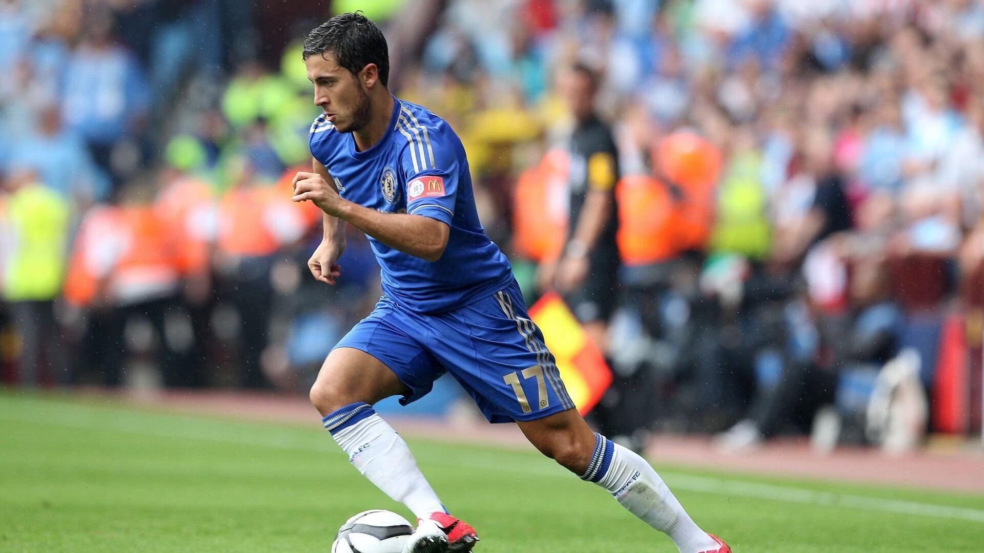 天才新星上演帽子戏法,助球队逆转夺冠